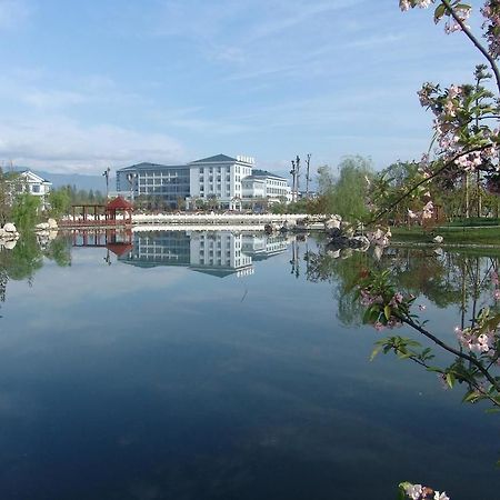 Jingyue Lake Hotel 都江堰 エクステリア 写真